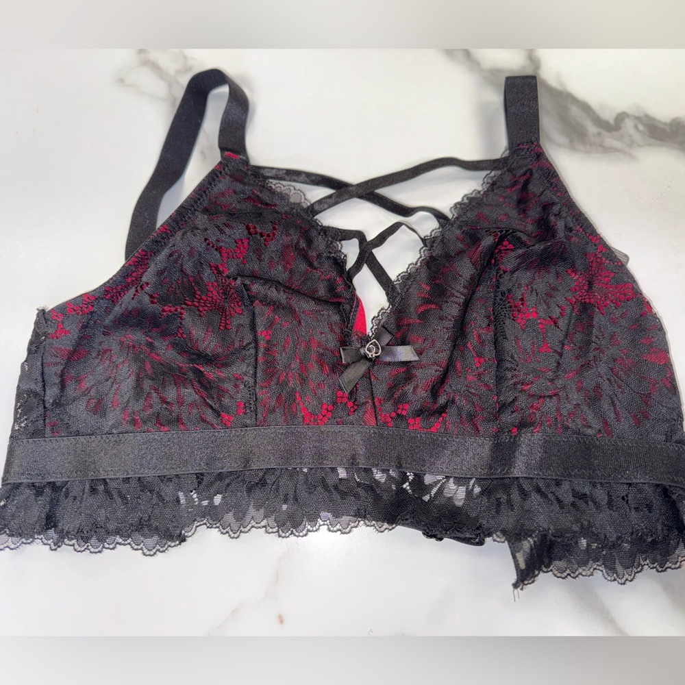 NWT LoveHoney (3X) Black and Red Lace Lingerie Bralette